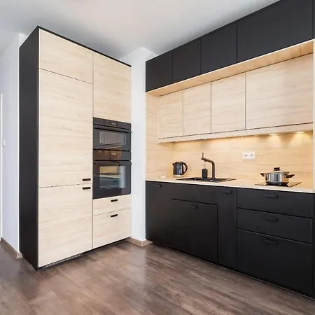 Spacious With Balcony Zablocie By Renters Krakov