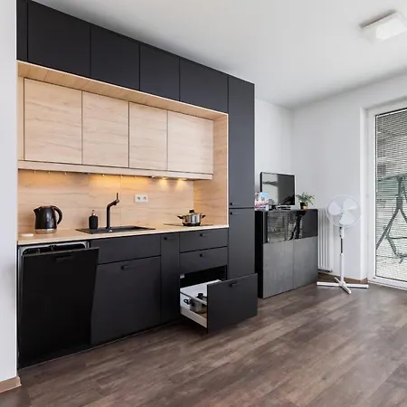 Spacious With Balcony Zablocie By Renters * 크라쿠프