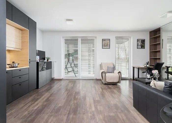 Spacious With Balcony Zablocie By Renters Apartman *